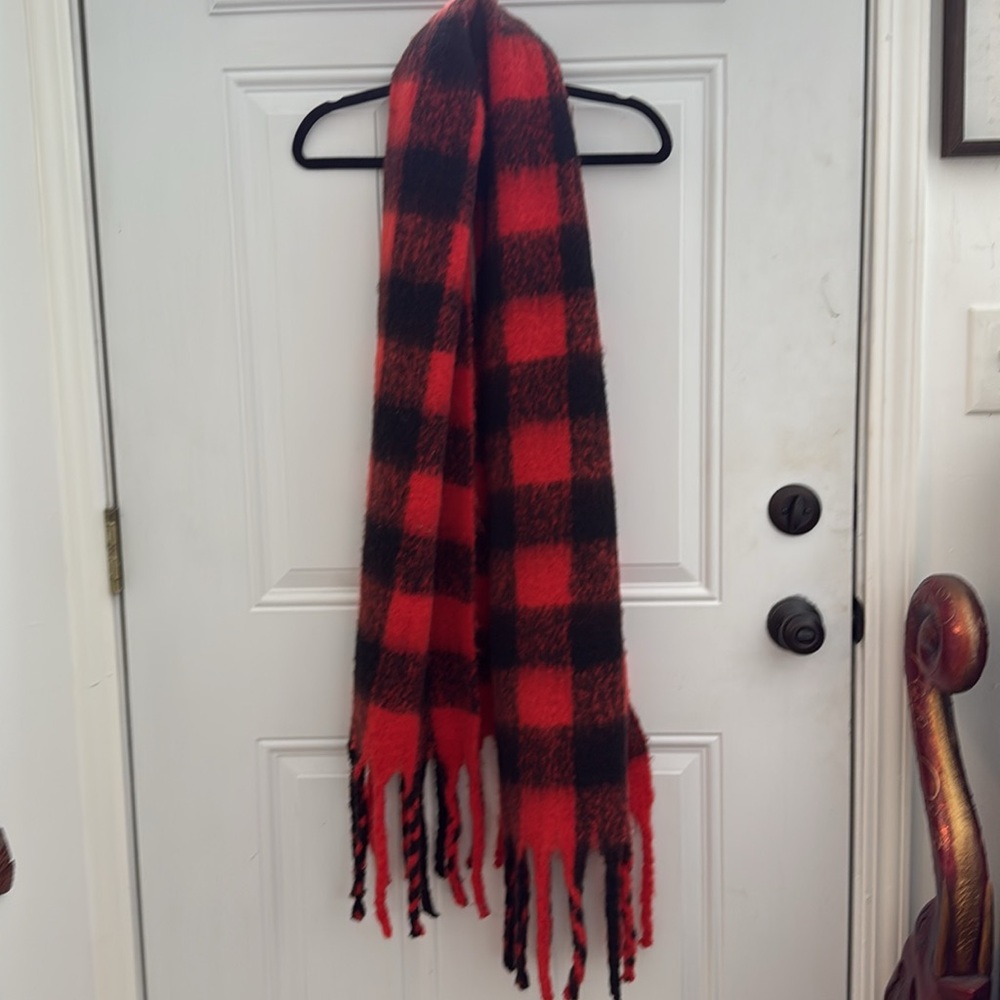 NWT Mirabeau Red Black Buffalo Plaid Fringed Winter Scarf OS